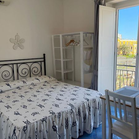 Ponza Inn- Casa Giovanna מראה חיצוני תמונה