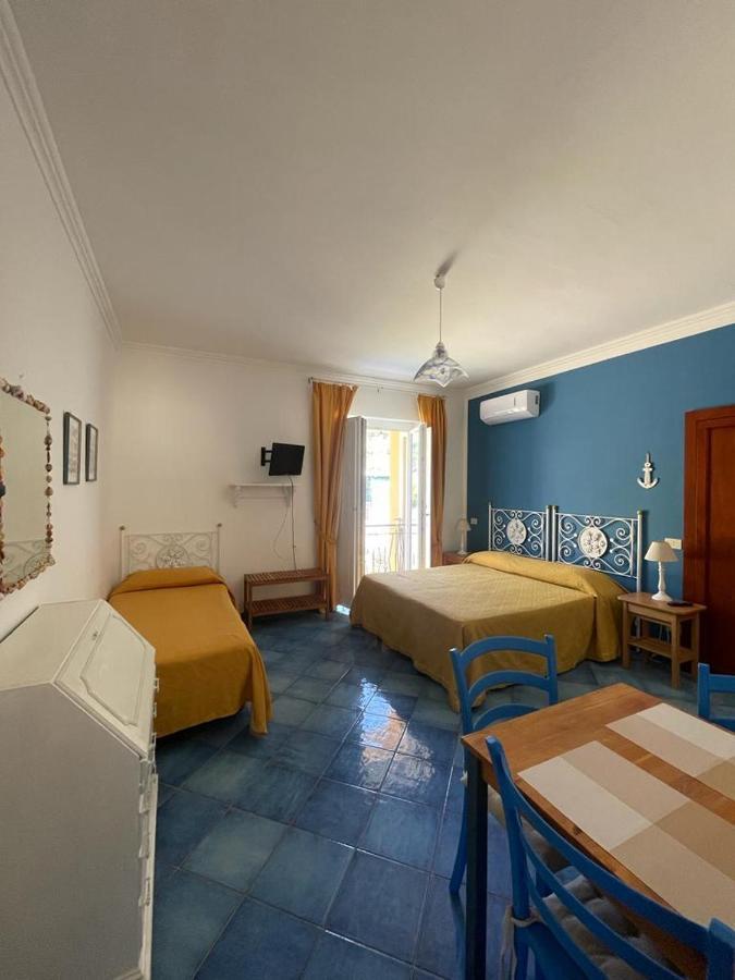 Ponza Inn- Casa Giovanna מראה חיצוני תמונה